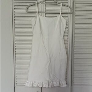Elegant White Sleeveless Dress